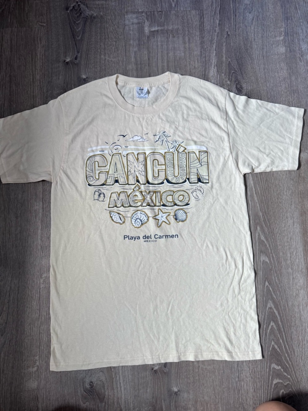 Gildan Cream Cancún México Playa del Carmen Graphic Tee - Beach Icons